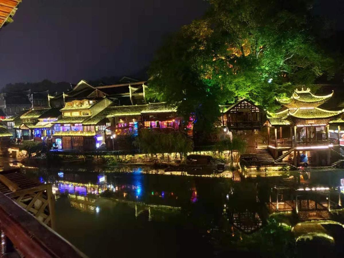 凤凰 揽奇居客栈酒店 外观 照片
