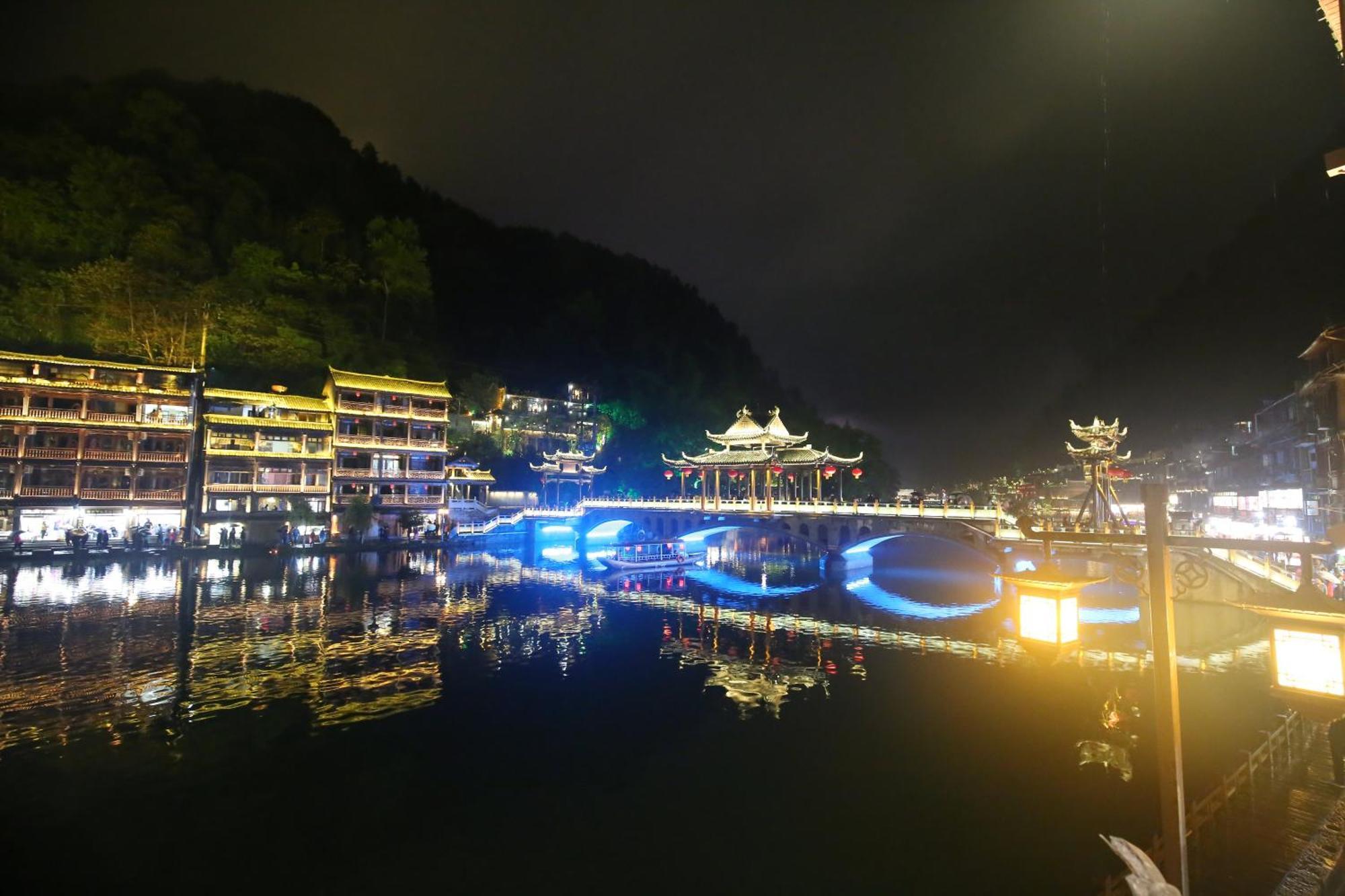 凤凰 揽奇居客栈酒店 外观 照片