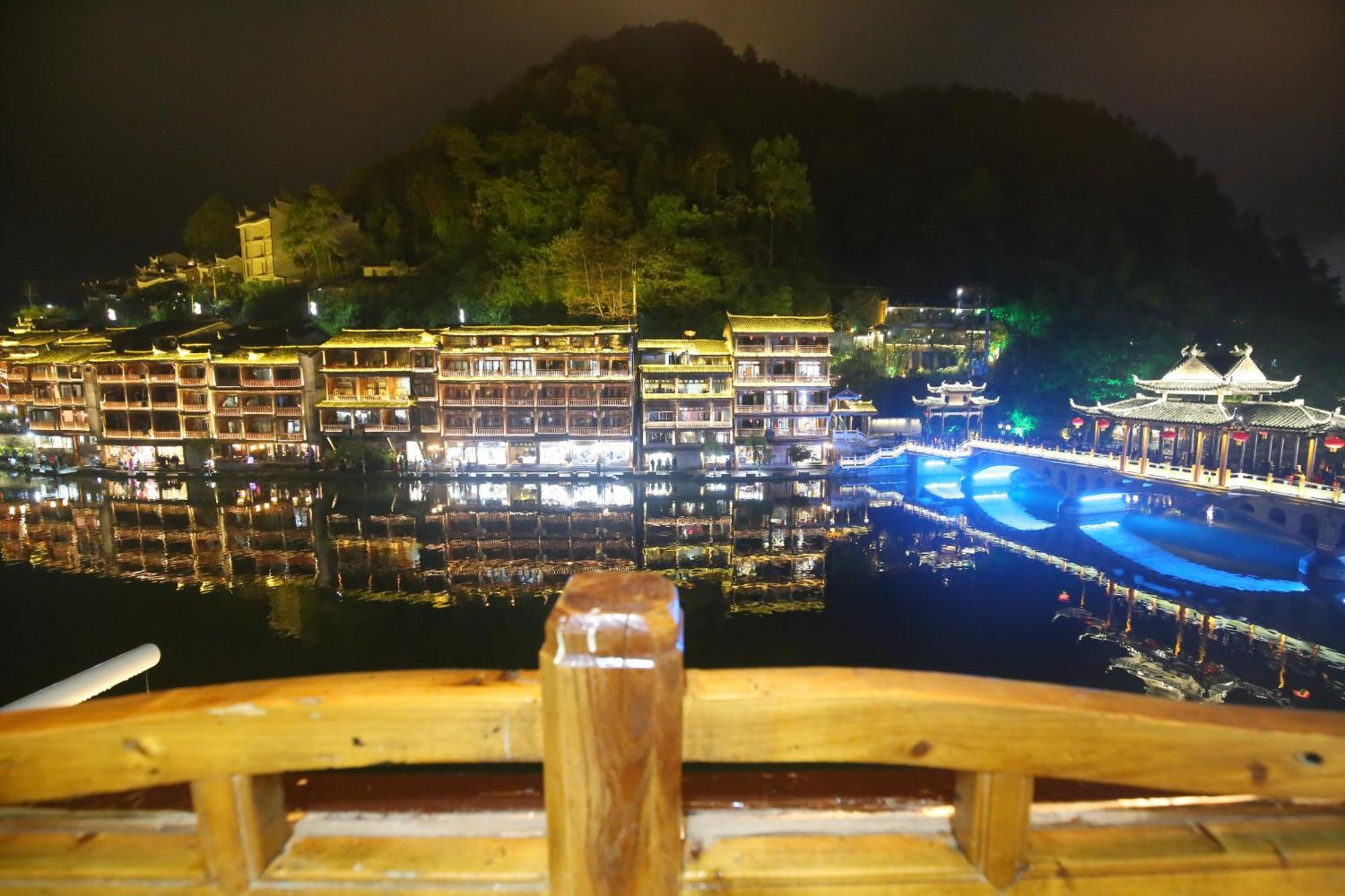 凤凰 揽奇居客栈酒店 外观 照片